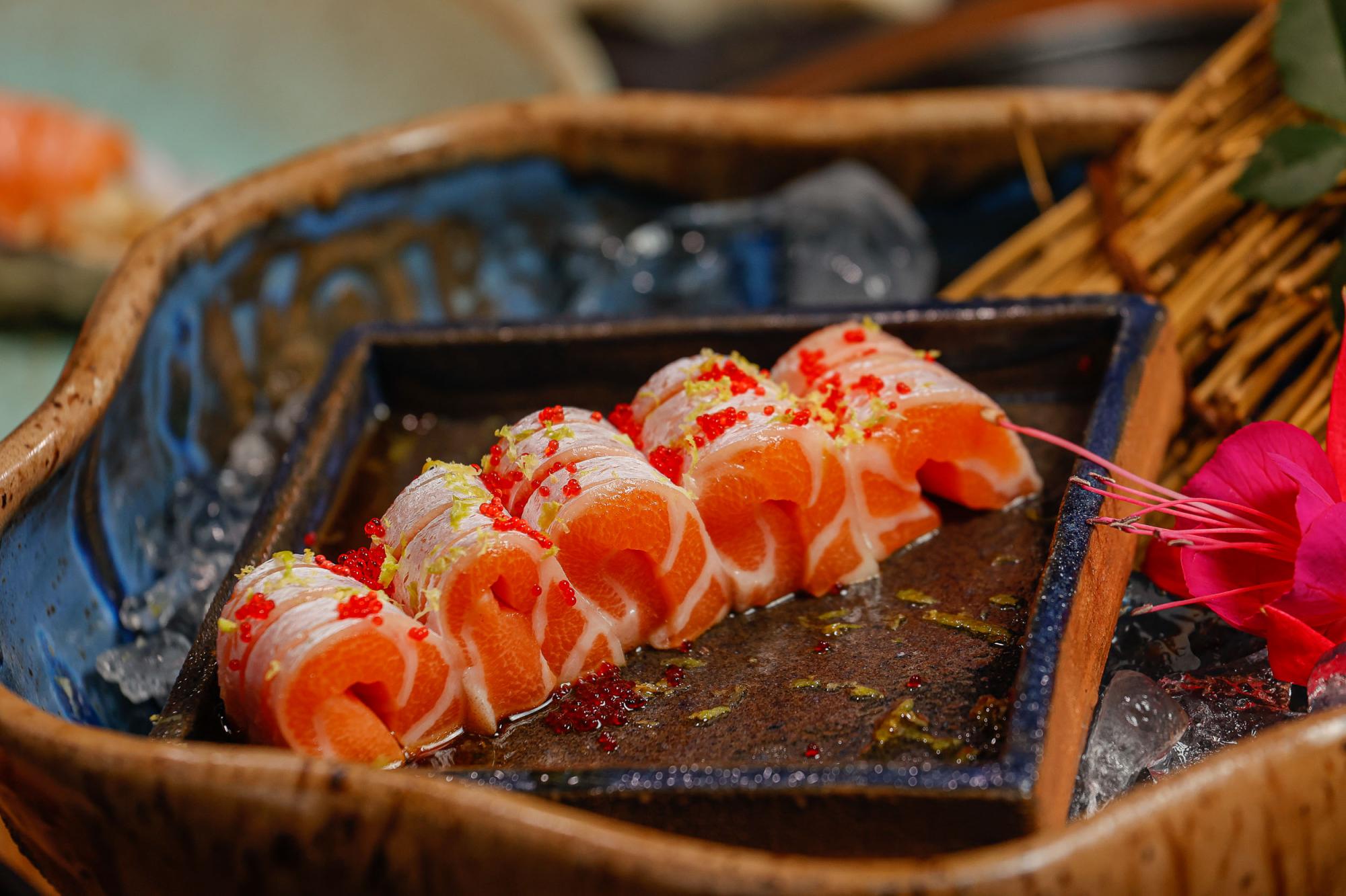 SASHIMI SALMÃO TORO (5 UNIDADES)