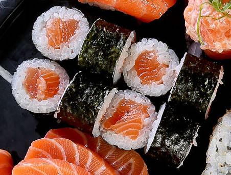 SAKE MAKI (salmão)