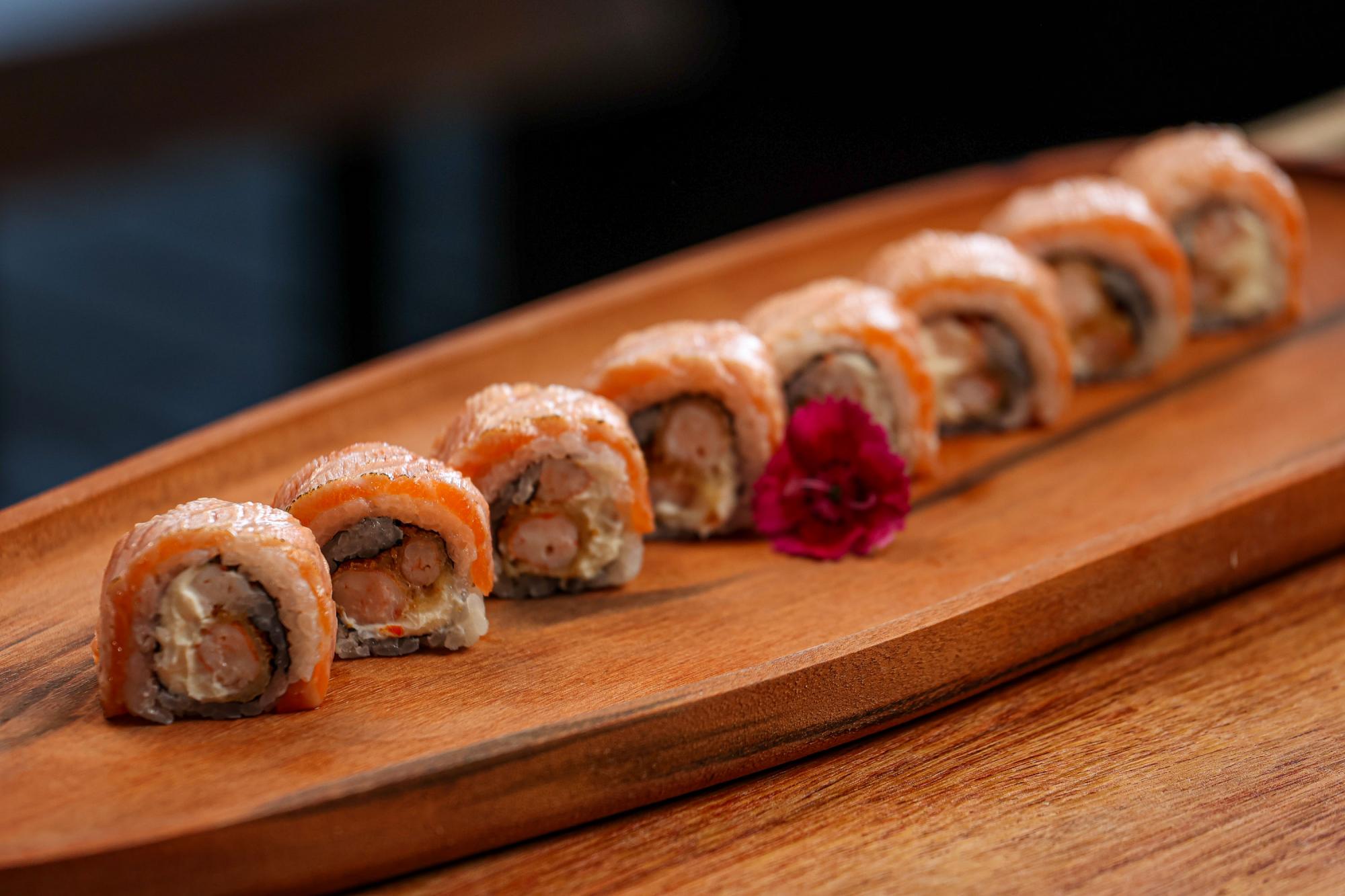 URAMAKI EBI COMPLETO