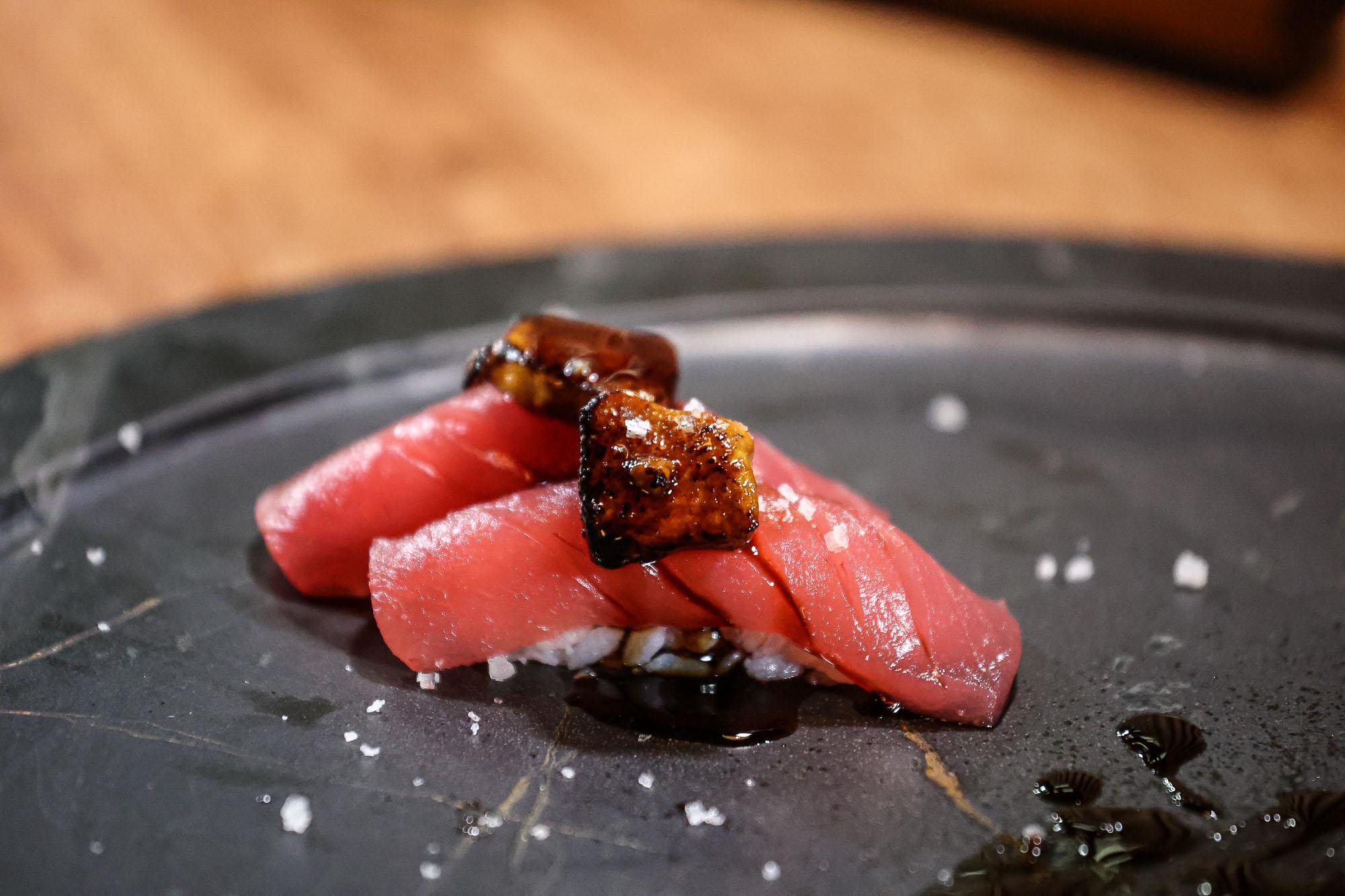 NIGUIRI ATUM COM FOIE GRAS (francês )